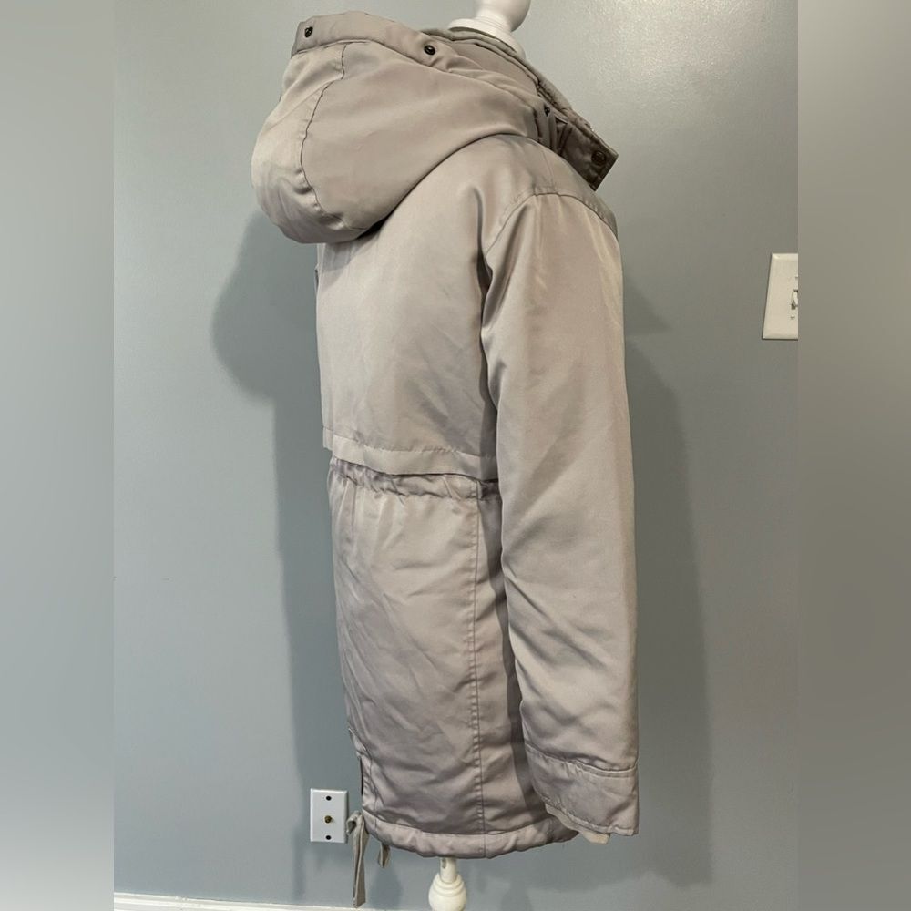 Hollister Women’s Parka - Picture 7 of 16